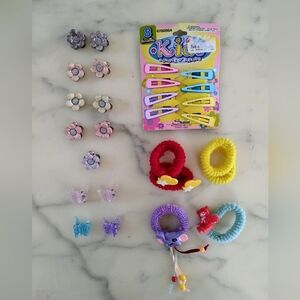 Lot Of 27 Vintage 90s Multi Color And Type Hair Accessories For Baby Girls.